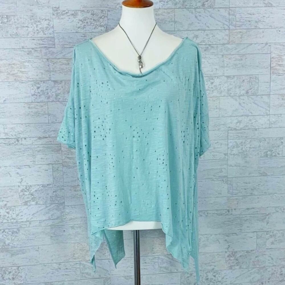 Mint green eyelet handkerchief hem short sleeve asymmetric tunic tee